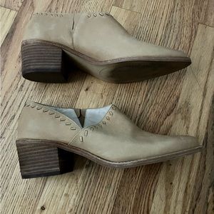 Caslon leather booties size 9